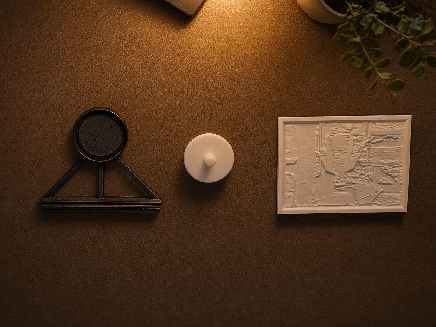 What you get: stand, tealight, panel